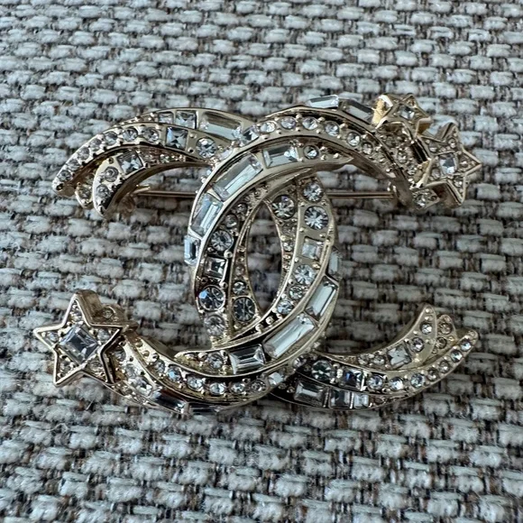 CHANEL Gold and Silver Star Brooch - Picture 2 of 3